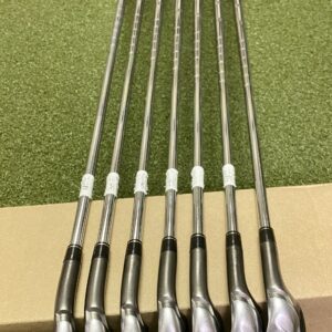 Used RH TaylorMade SpeedBlade Irons 4-PW 85g Regular Flex Steel Golf Club Set