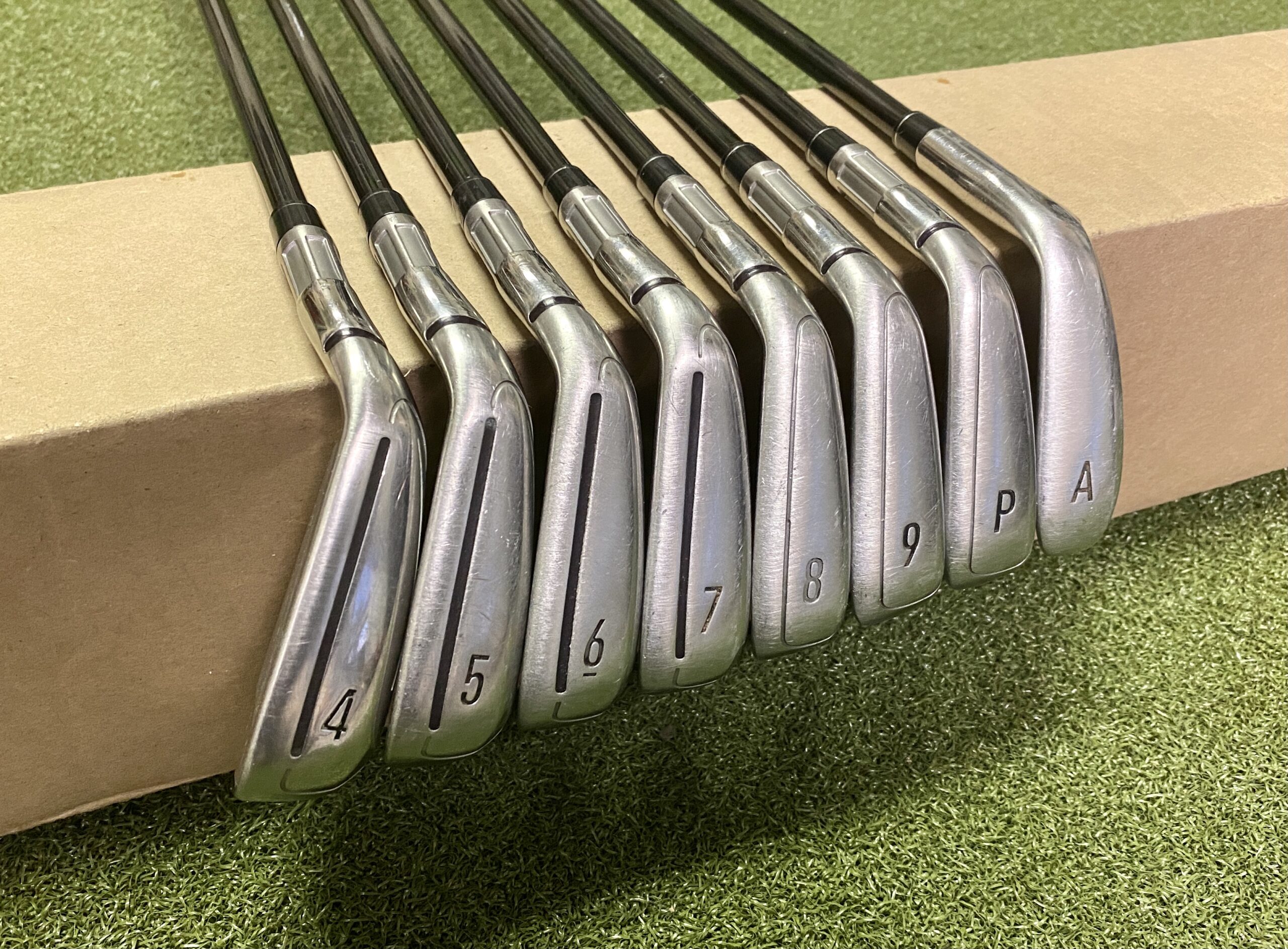 Used RH TaylorMade M6 Irons 4-PW/AW ATMOS 7 Stiff Flex Graphite Golf ...