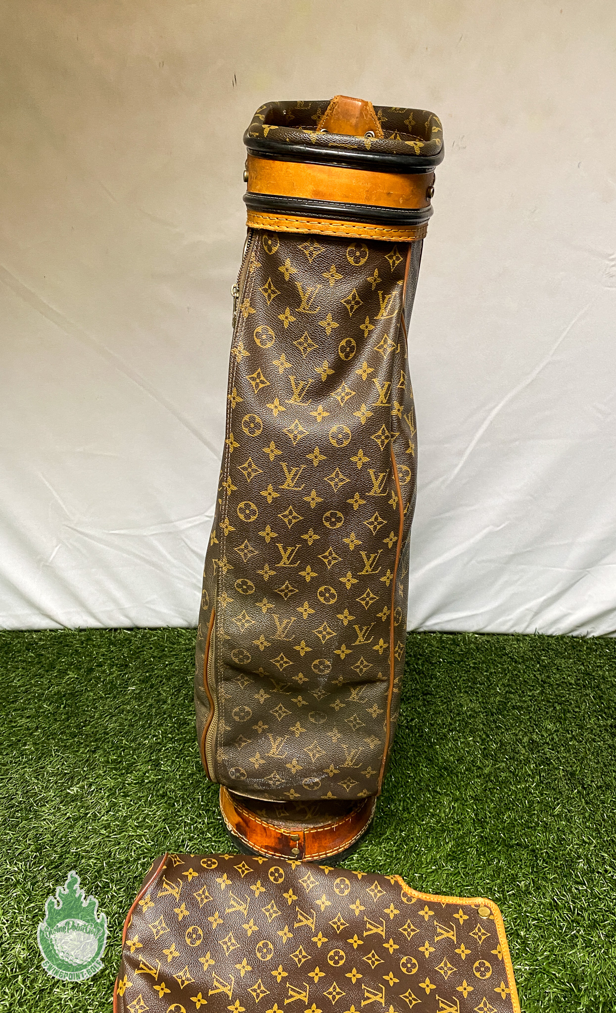 Golf case Louis Vuitton Grey in Cotton - 9747405