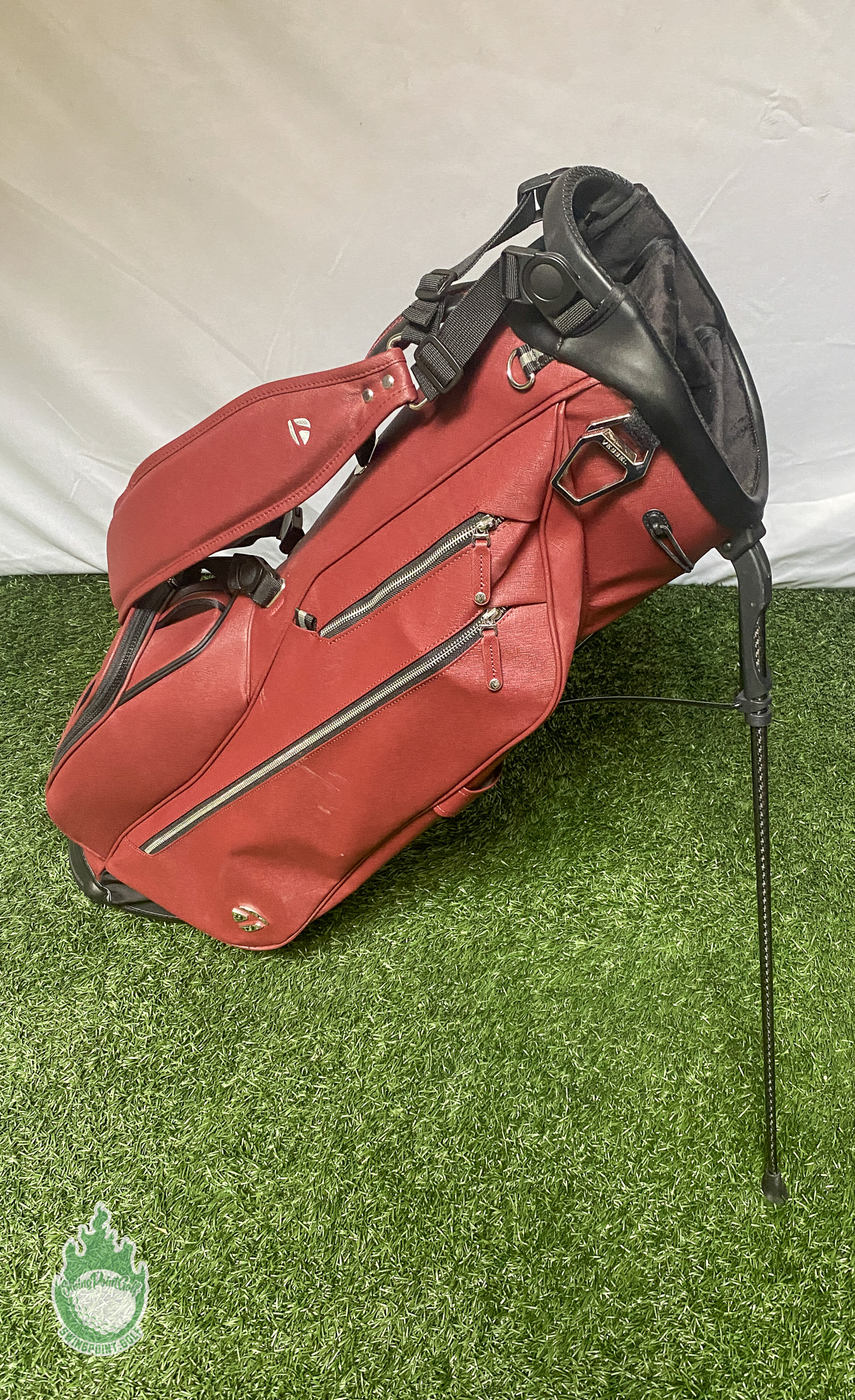 Pre-Owned Burgundy Vessel Lite Lux Golf Cart/Carry/Stand Bag 4-Way w/  Rainhood · SwingPoint Golf®