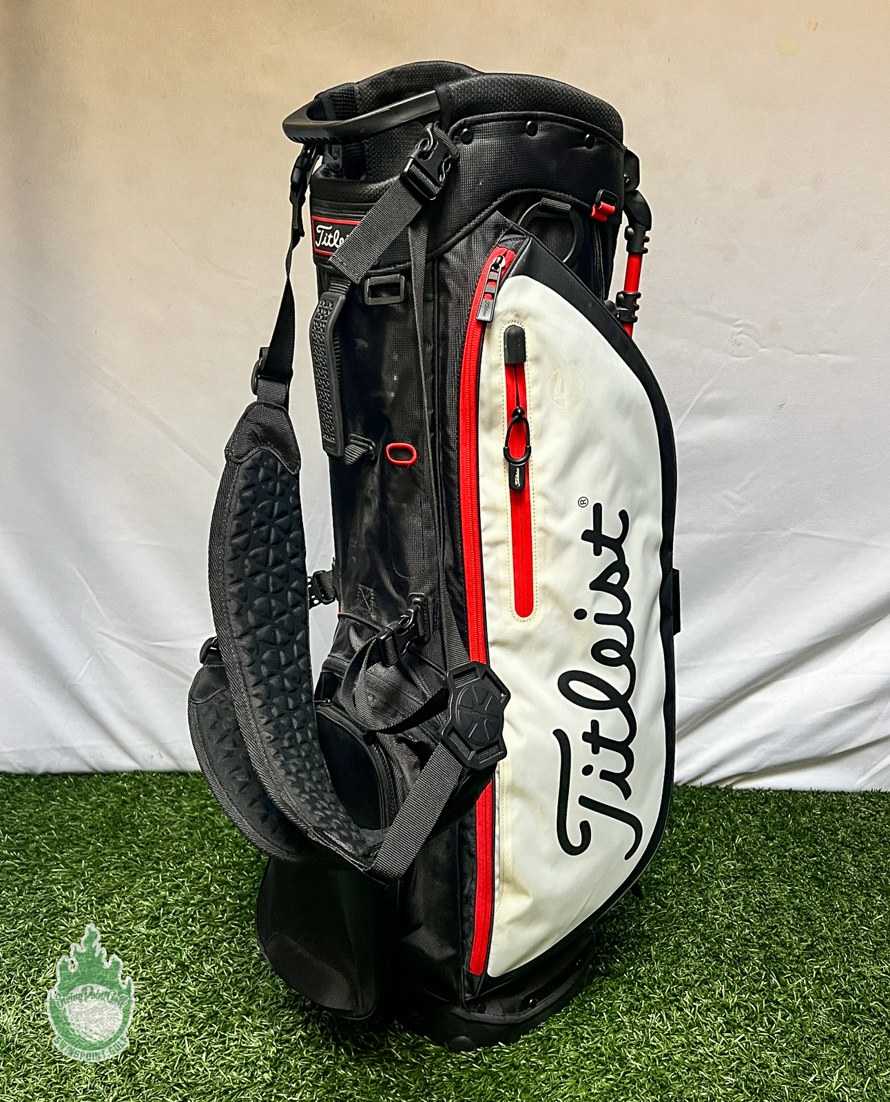 Titleist Player 4+ Golf Stand Bag 4-way Divided Red Black Dual Straps 