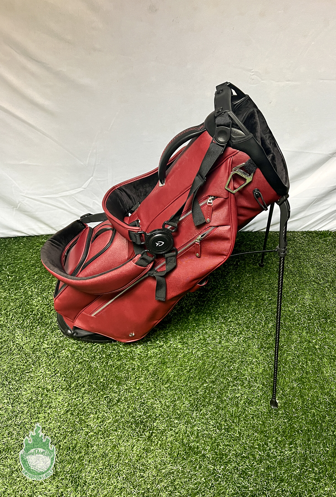 VESSEL Golf on X: VLS Lux  Maroon Our most luxurious stand bag