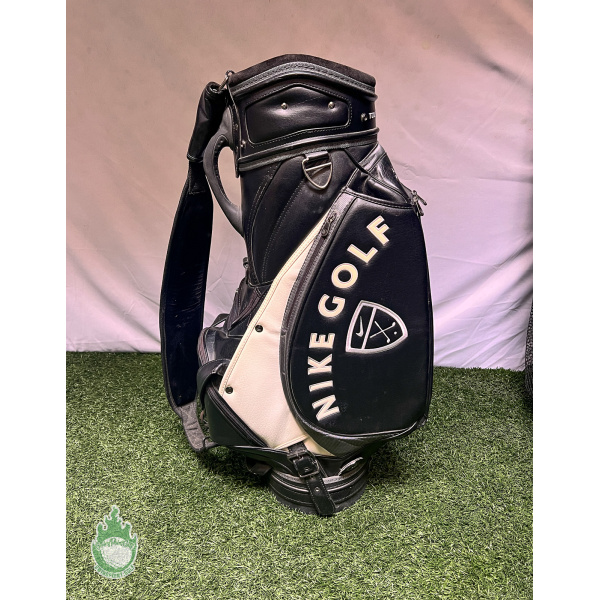 schermutseling Idioot Wat is er mis Used Black Nike Golf Tour Accuracy Staff Bag Embroidered Anthony Small ·  SwingPoint Golf®