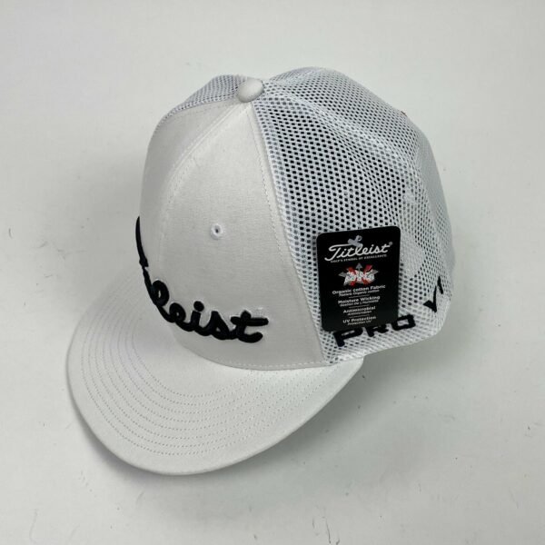 New w/ Tags Under Armour Men's M/L Fitted Golf Hat White UPF 30 Breathable